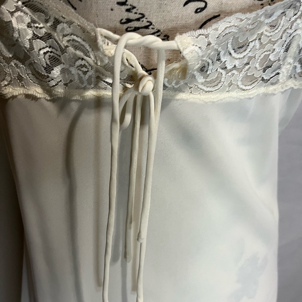 Lord & Taylor Cream Nightgown - Picture 8 of 10